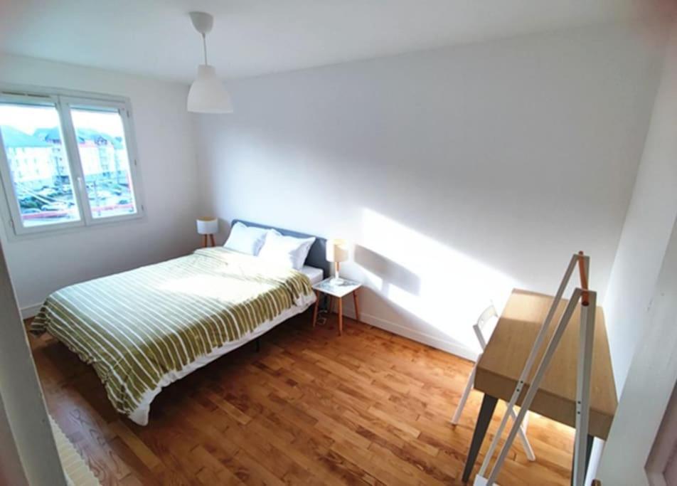 Appartement 76M2 Lumineux Centre Ville Garage Prive 3Ieme Etage Sans Ascenseur Fougeres Bagian luar foto